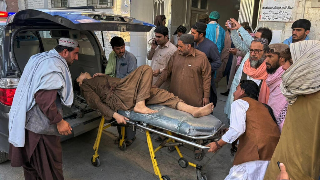 New border clashes between Afghanistan and Pakistan kill at least 15