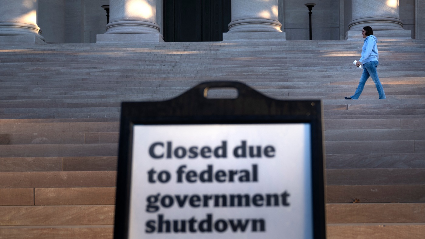 Judge to consider pausing shutdown layoffs of federal workers : NPR
